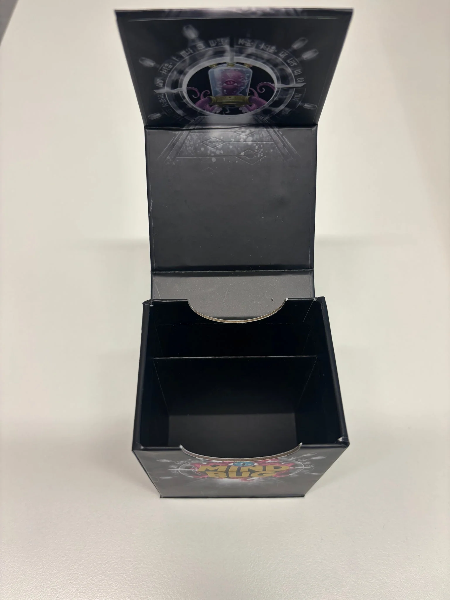 Mindbug: Magnetic Storage Box - Black Portal Design - Image 3